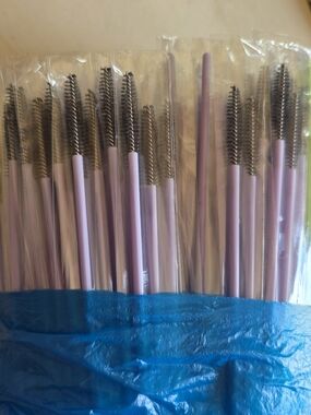 Pack of Disposable Eyelash Brushes (Spoolies)